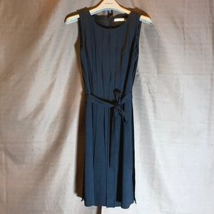 Calvin Klein sz 2 beautiful gray dress
